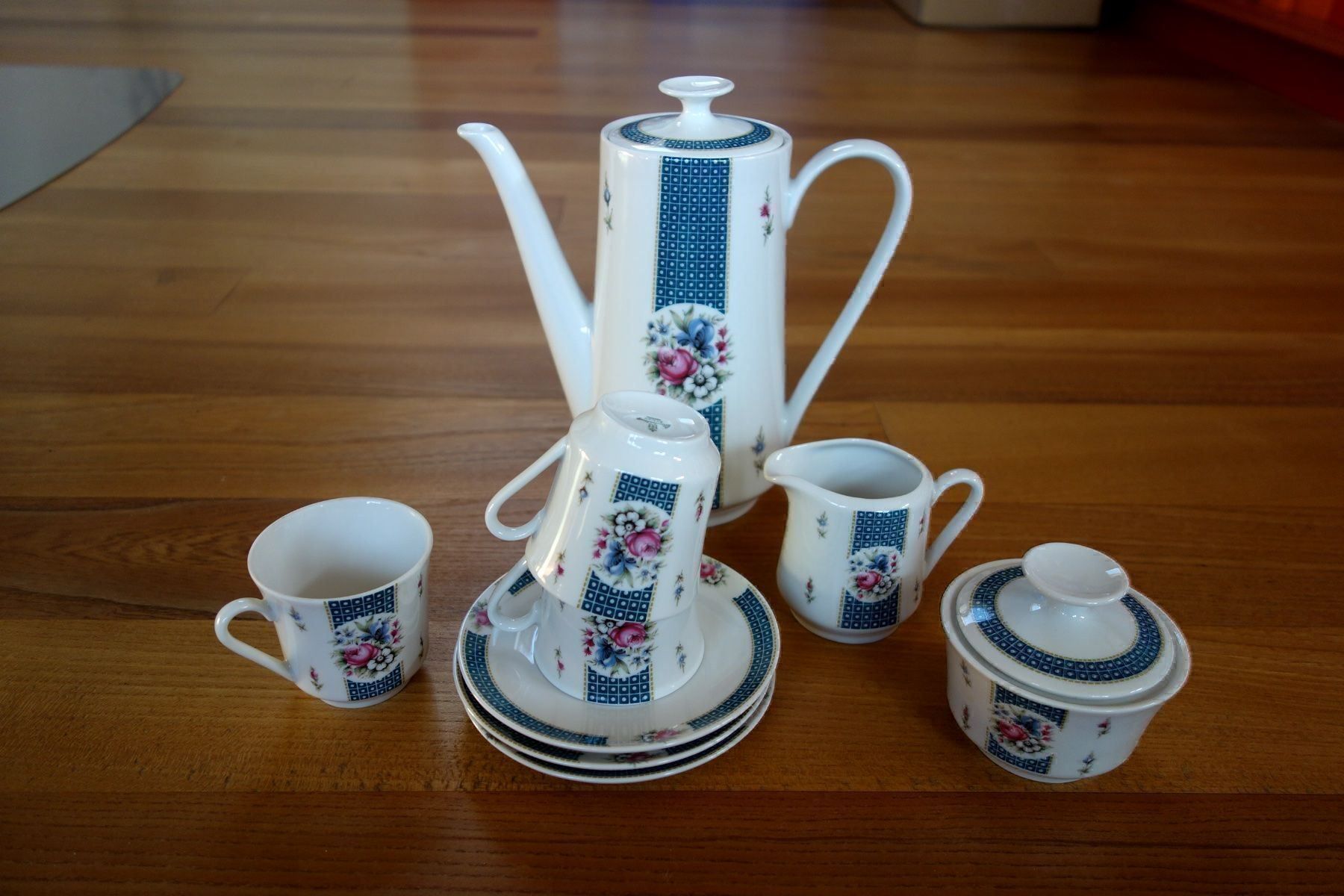 Set di piatti: Service 60/70ger Deko vintage Kaffee – Usato da Wittwil venduto da Schnaeppli64