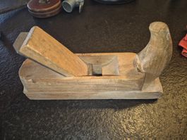 Rabot ancien en bois – outil de menuisier