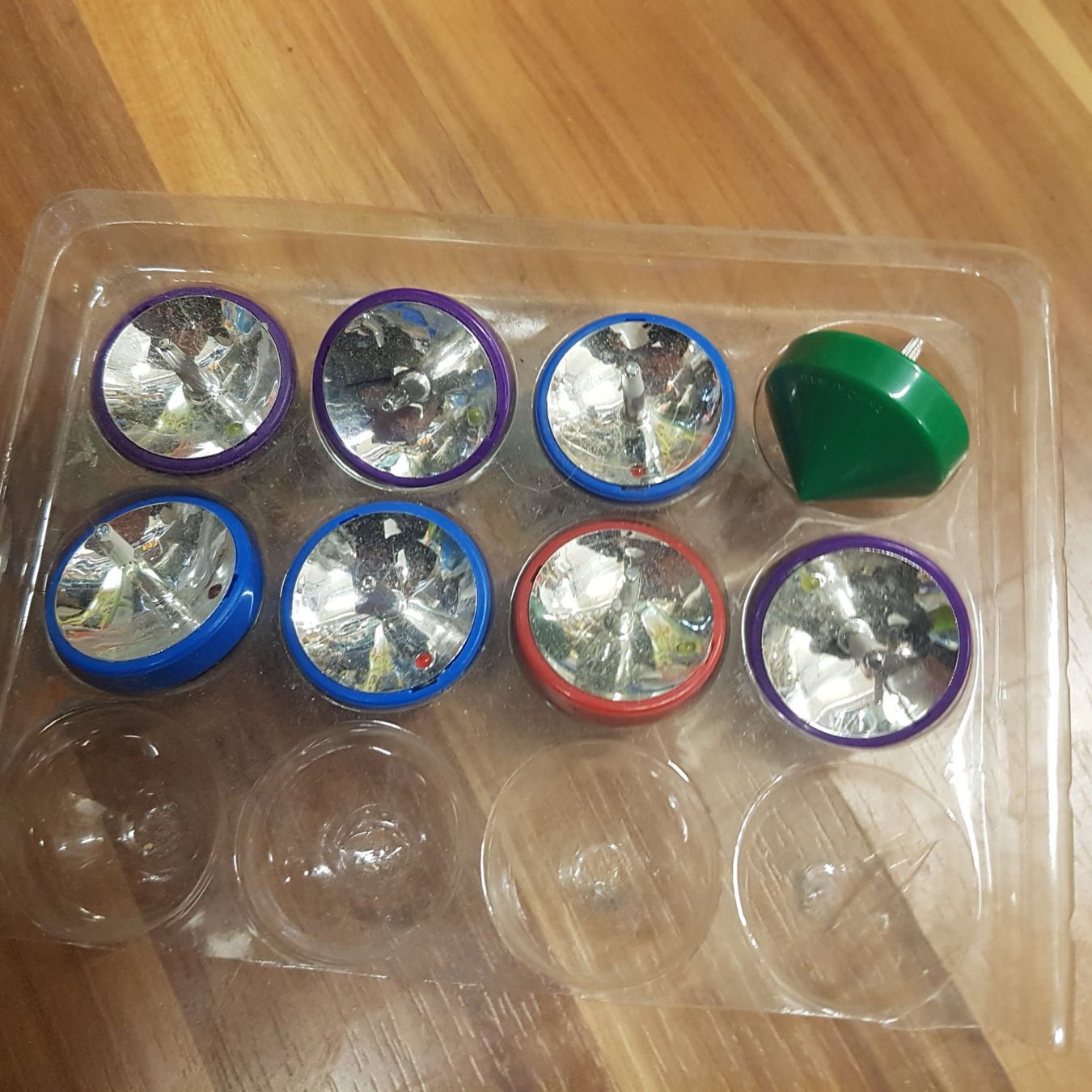 Spielzeuge: 8 Kreisel – Neu (gemäss Beschreibung) aus Spiegel b. Bern von Flamingo07