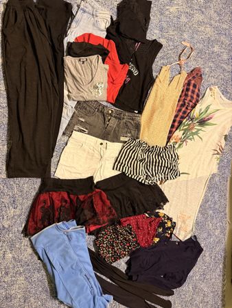 Paket Frauen Kleider S/M
