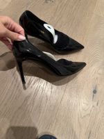 Saint Laurent Pumps Lackschwarz Grösse 38 getragen