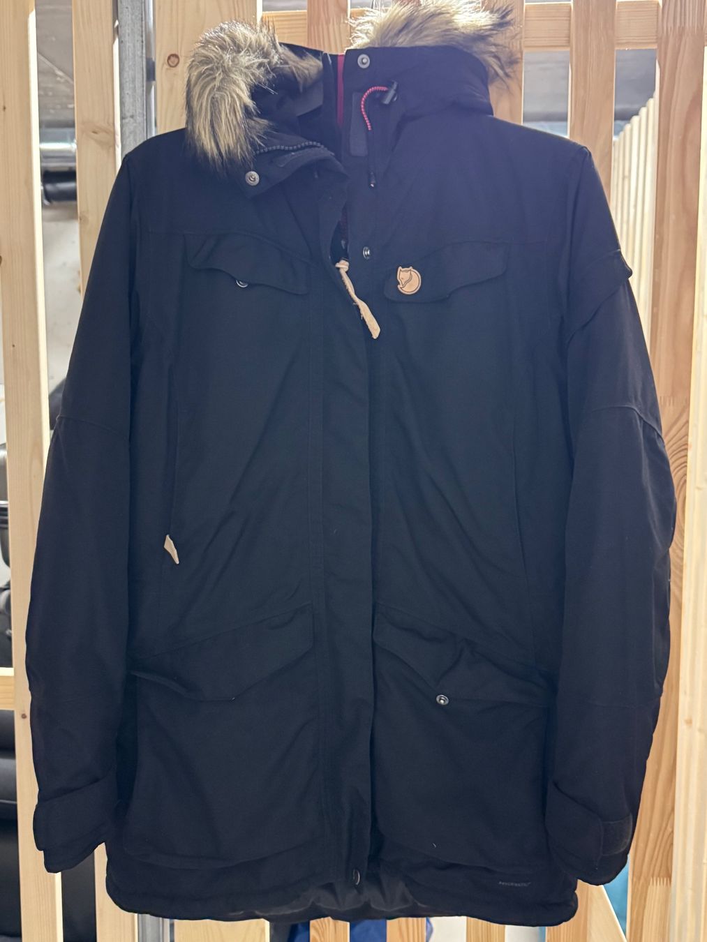 Fjällräven Cappotti: Fjällräven NUUK PARKA W schwarz – Nuovo (secondo la descrizione) da Zürich venduto da vpap12 2