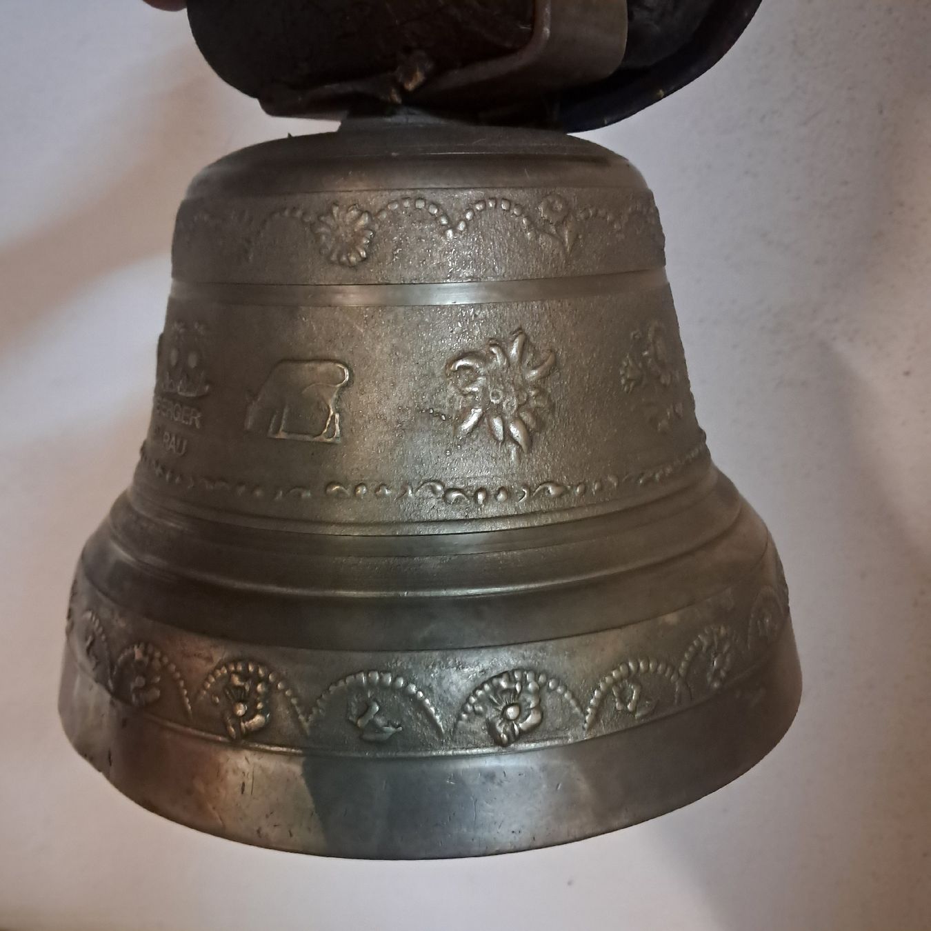 Campanacci mucche: ALTE BERGER BÄRAU GLOCKE  – Usato da Murten venduto da SHETHOF 4