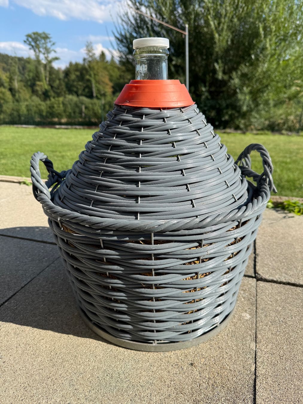 Flaschen: Korbflasche mit Plastik 23 l – Gebraucht aus Worb von DomeC0