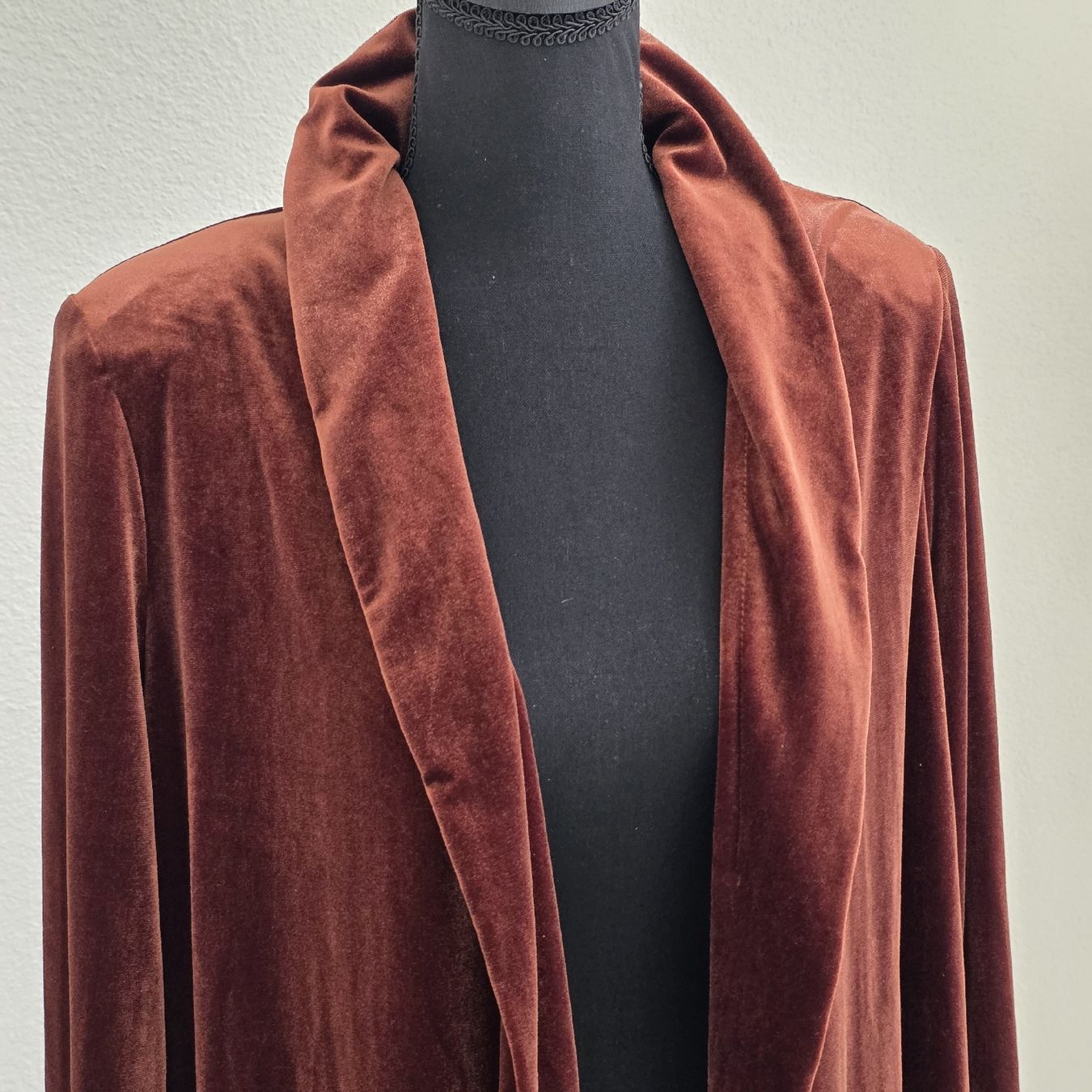 Manteaux: Brauner Samt Mantel Damen Gr XL – Neuf (Voir description) à Rheinsulz par Gilea 3