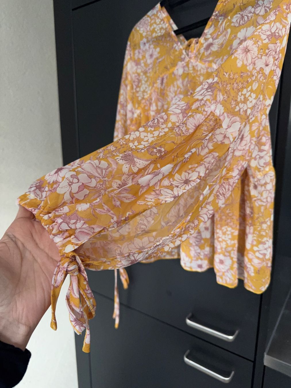 Camicette: gelbe blumen Sommerbluse | Yellow floral Summer Top – Nuovo (secondo la descrizione) da Zürich venduto da hal_2yzx 1