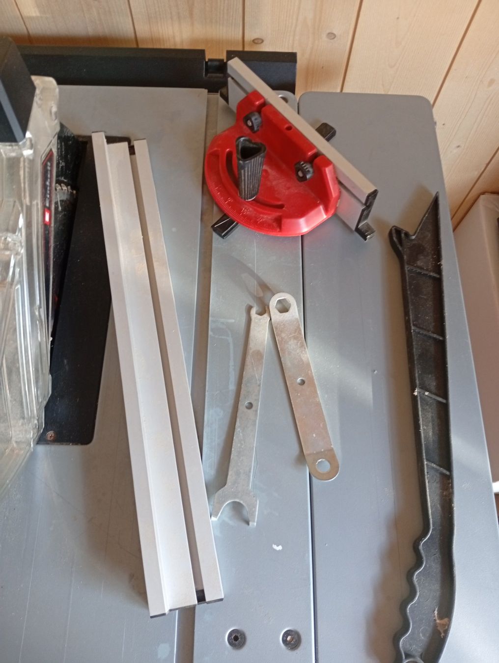 Einhell Scies: Table de sciage Einhell – D'occasion à Perrefitte par 36B 3