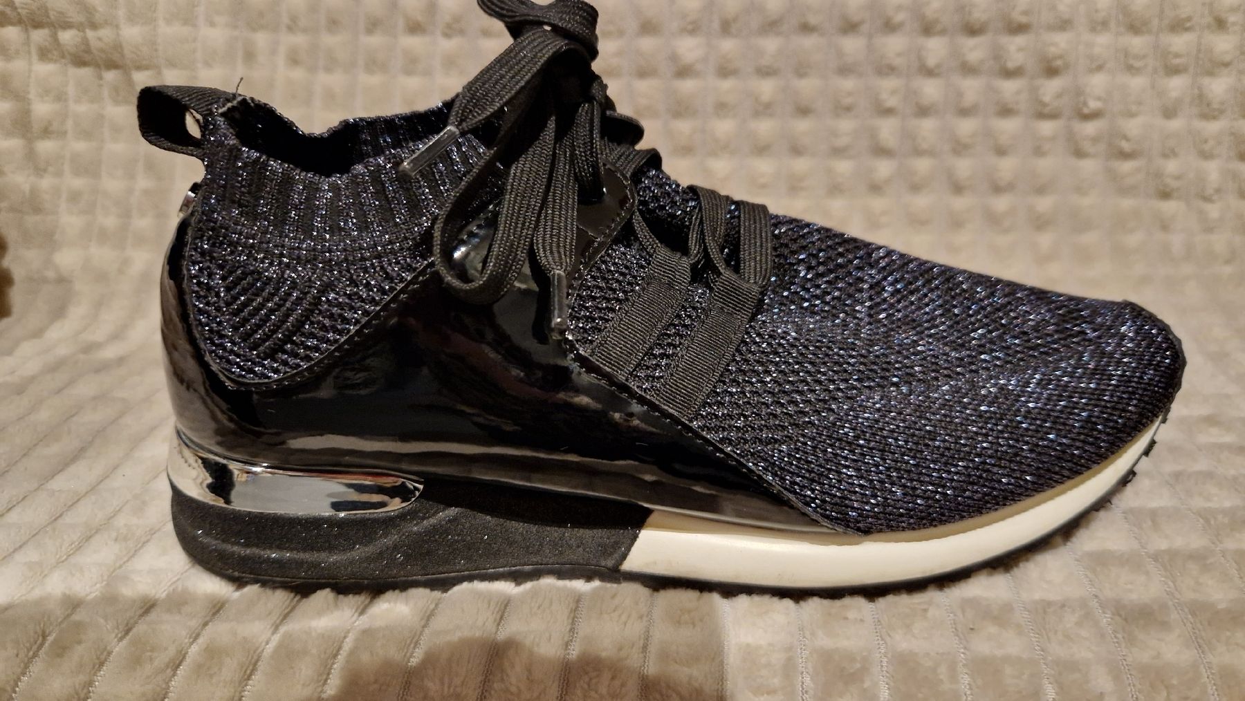Scarpe da donna: Sehr schöne "Luis Onrush" Sneakers Gr. 39 schwarz – Usato da Widnau venduto da Smanitu 2