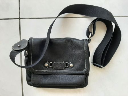 BOGNER Umhängetasche Leder schwarz