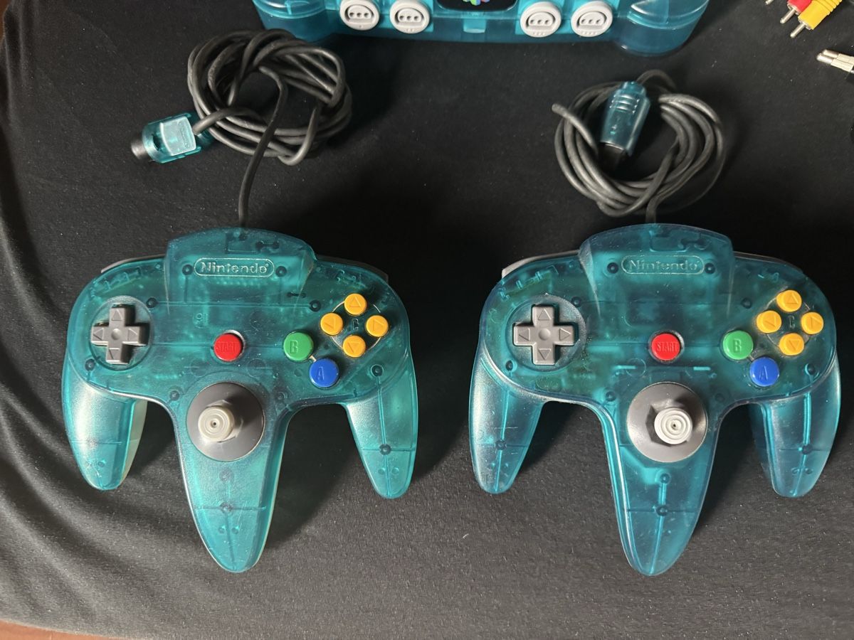 Nintendo Konsolen: Console Nintendo 64 bleue turquoise + Mario Kart – Gebraucht aus Lausanne von sauvezretrogames 2