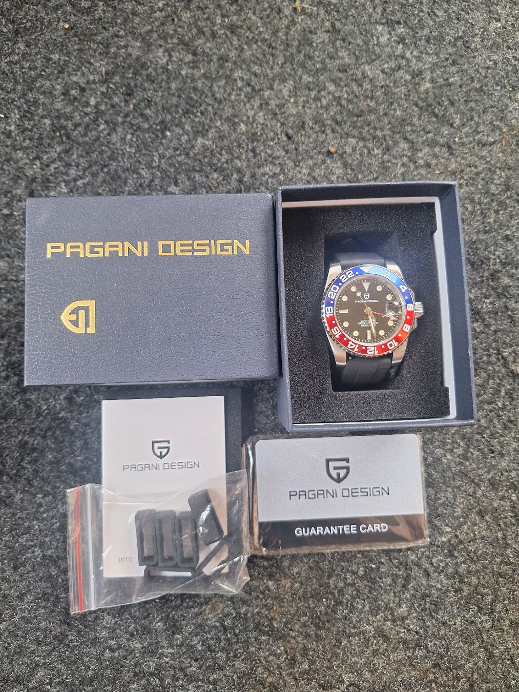 Pagani Design Orologi: AUTOMATIC UHR PAGANI DESIGN NEU – Nuovo e nell'imballaggio originale da Niederwangen BE venduto da pfiff02