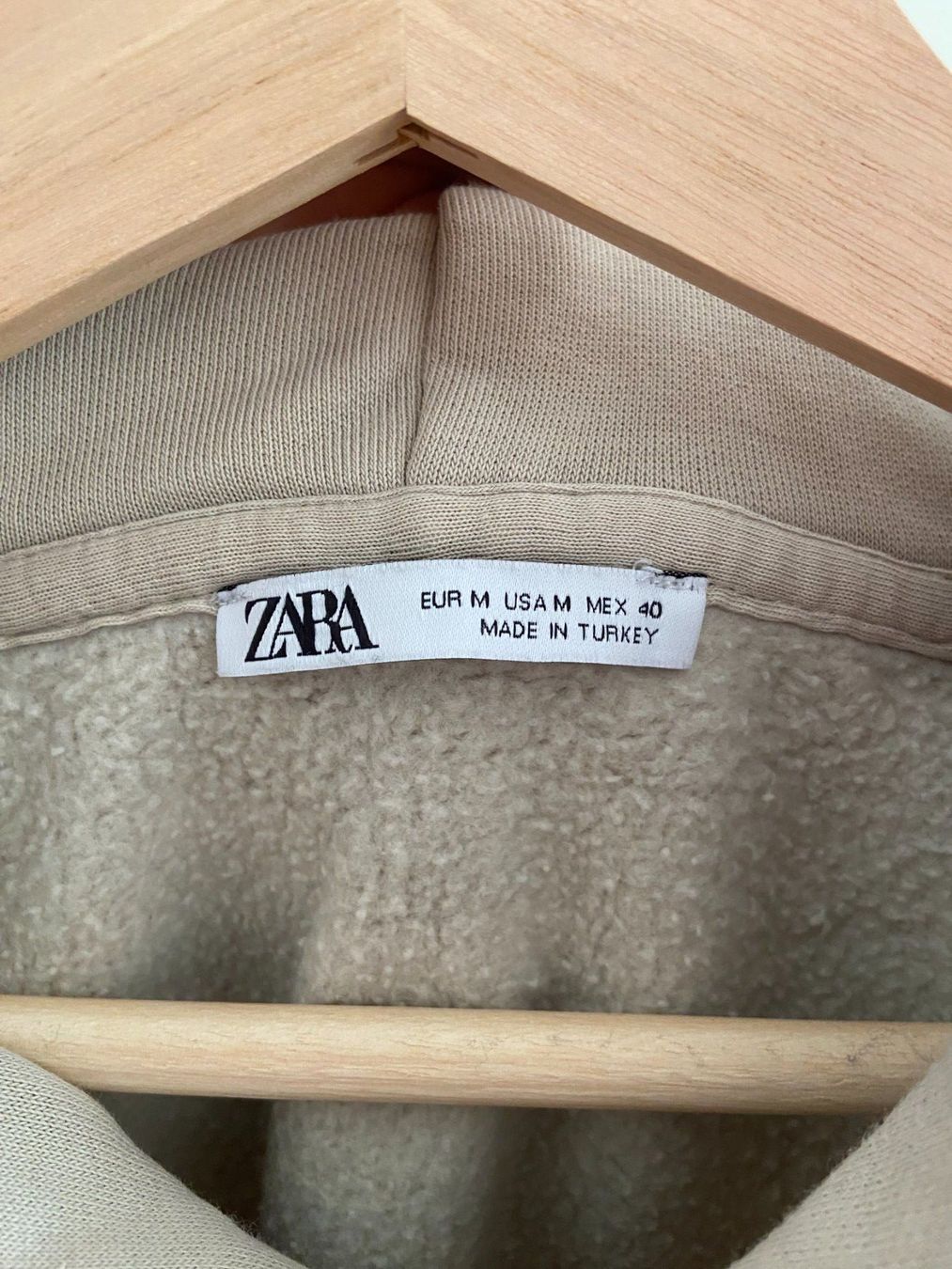 Zara Pullover & Sweatshirts: Zara-Kapuzenpullover Größe M – Gebraucht aus Zürich von simonemirabella 3