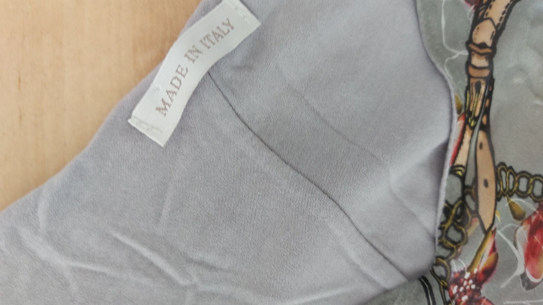 Blusen: Bluse Made in Italy mit Seide One Size – Gebraucht aus langenthal von rundholz7 7
