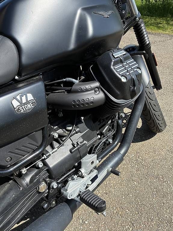Strada: Moto Guzzi V7 Stone 850cc – Usato da Onnens FR venduto da fed_d2g2 4