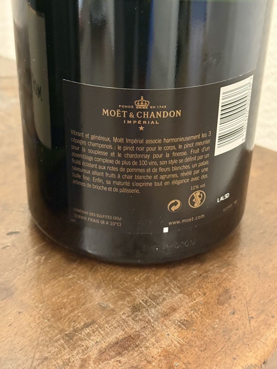 Moet Vino: 2 X MOET & CHANDON 1,5 Lt – Nuovo (secondo la descrizione) da Kilchberg ZH venduto da Dorian7 3