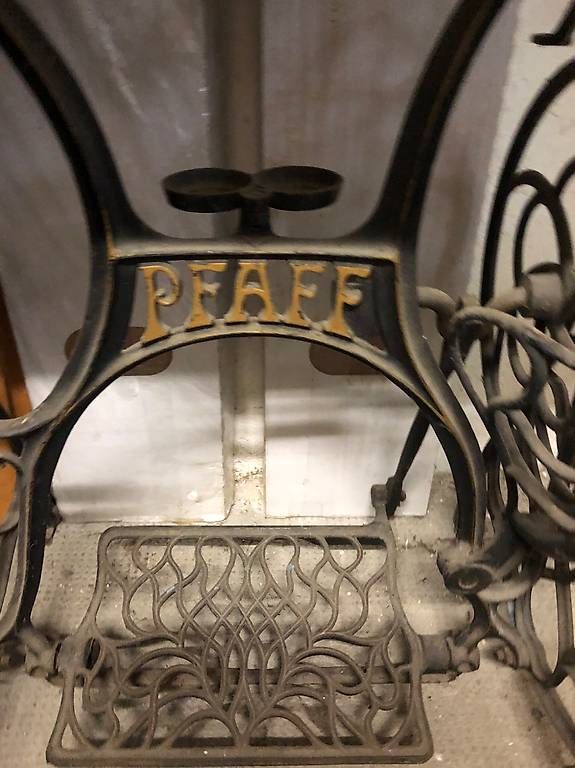 Pfaff Macchine da cucire: Ancienne machine à coudre – Usato da Genève venduto da autoeuropa