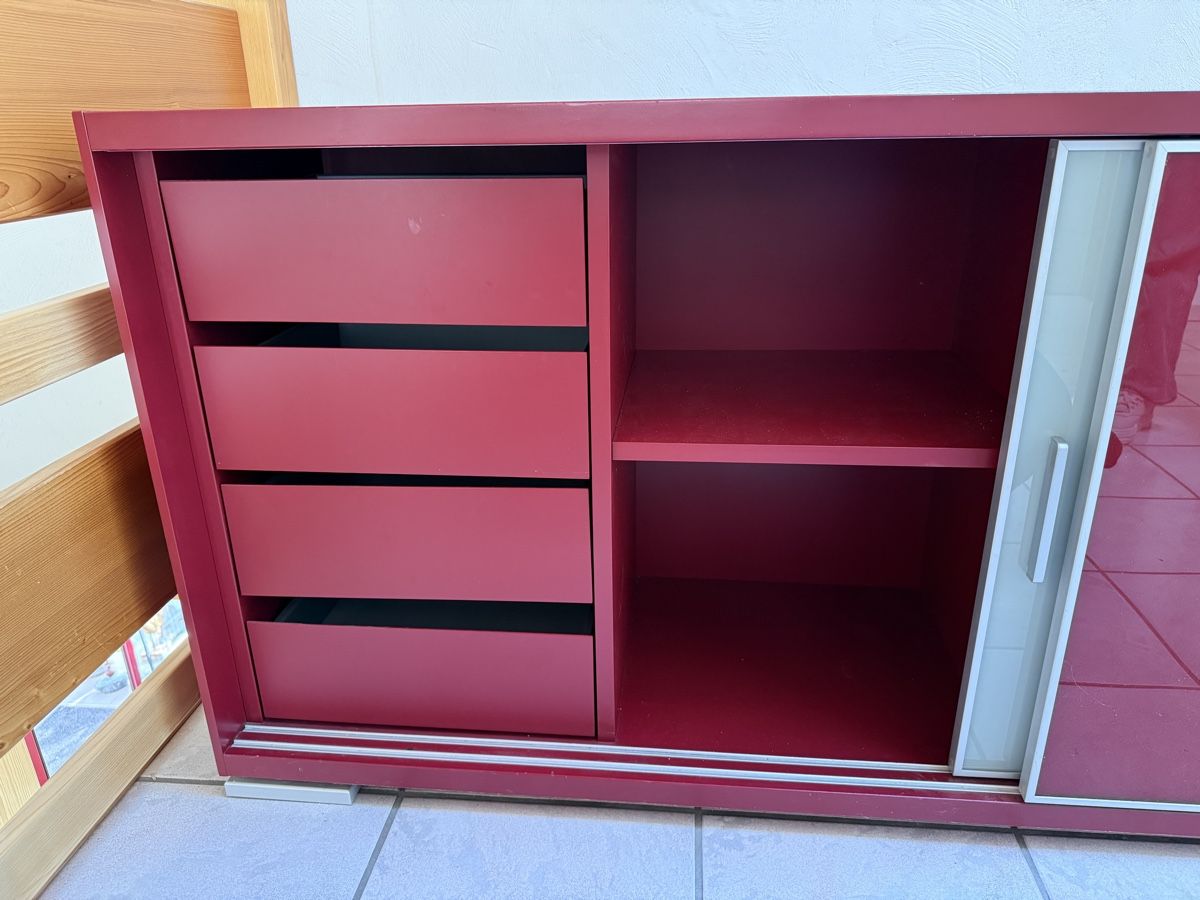 Cassettiere: Rotes Sideboard mit Glasschiebetür! – Usato da Olten venduto da flosflomarkt 2