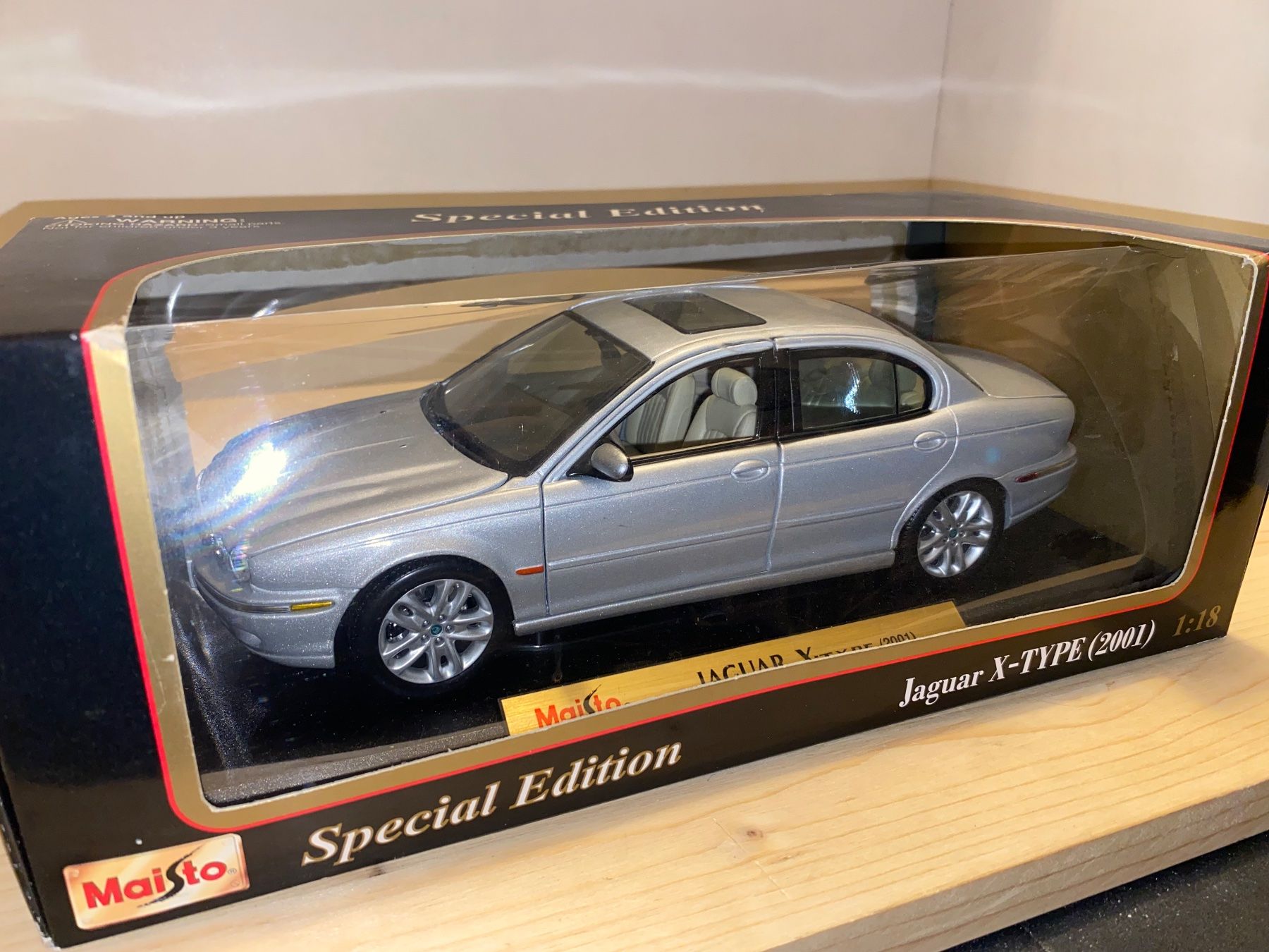 Jaguar Modellini d'auto: Jaguar X-Type 1/18 – Nuovo (secondo la descrizione) da Wohlen AG venduto da PrivatSammlung