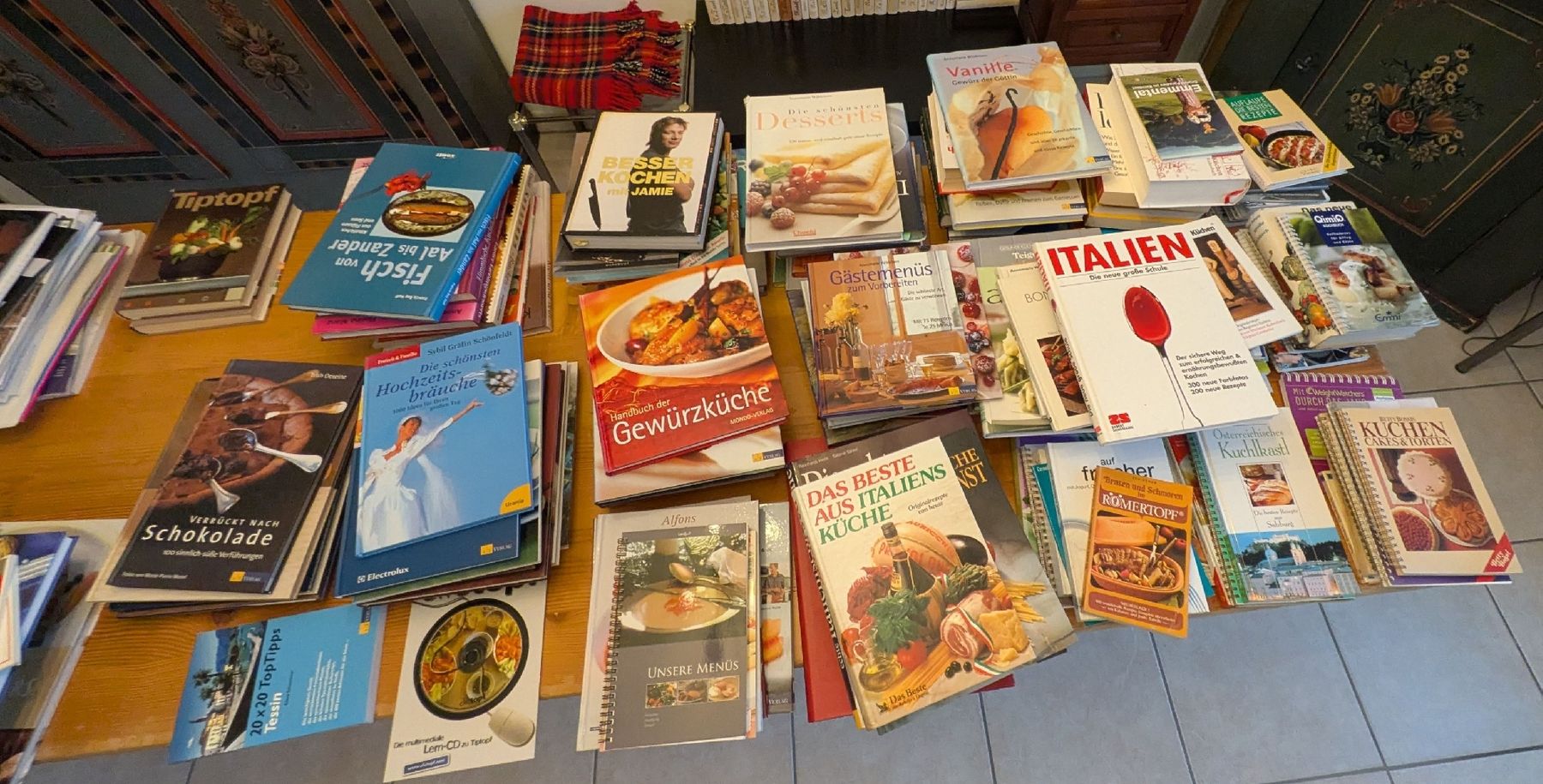 Livres: Diverse Kochbücher - ca 100 Stk. – D'occasion à Bassersdorf par Thg31