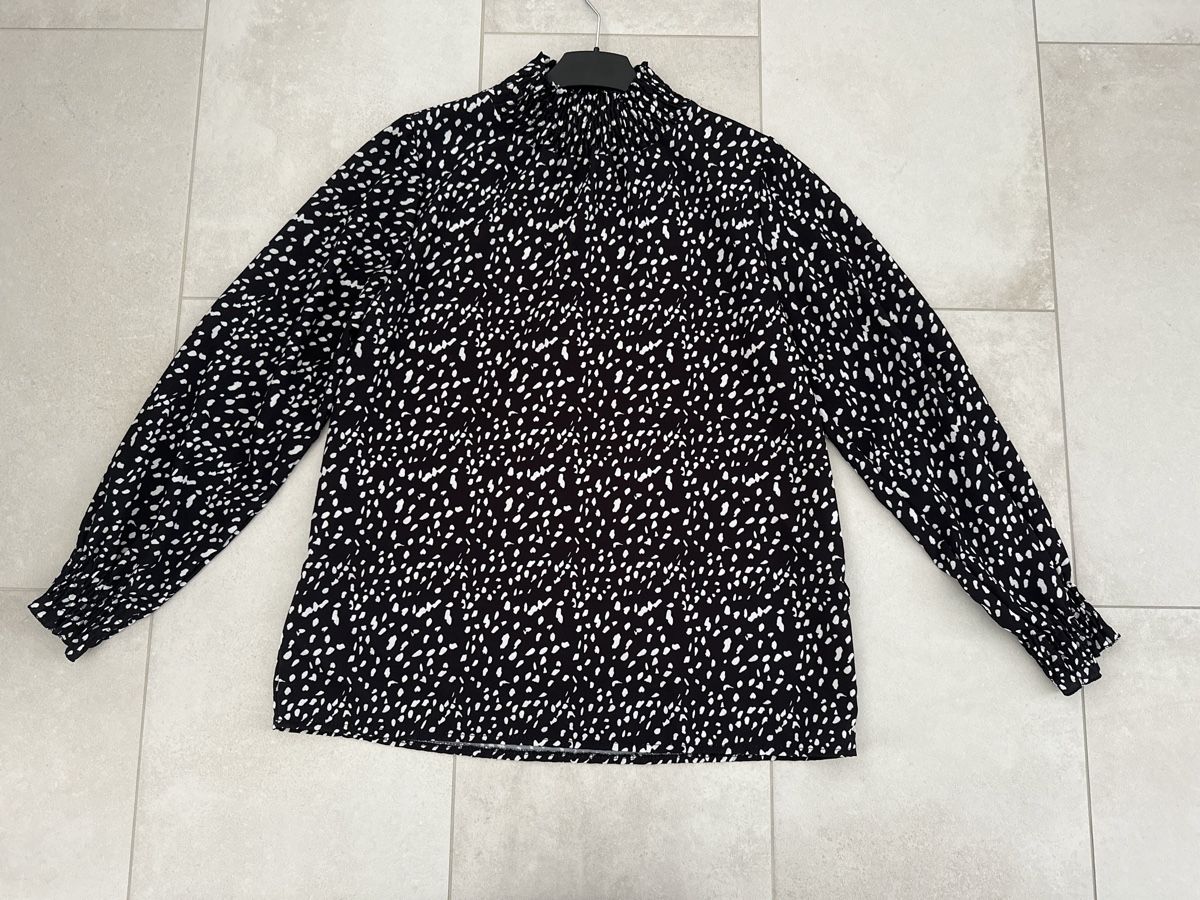 Camicette: Damen Bluse schwarz / weiss gepunktet – Usato da Zug venduto da Hehe