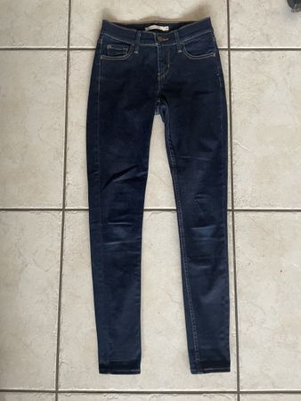 Jean Levi's 710 Super Skinny W25 L28