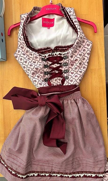 Vestiti: Krüger Dirndl – Usato da Ins venduto da SchwabJanina