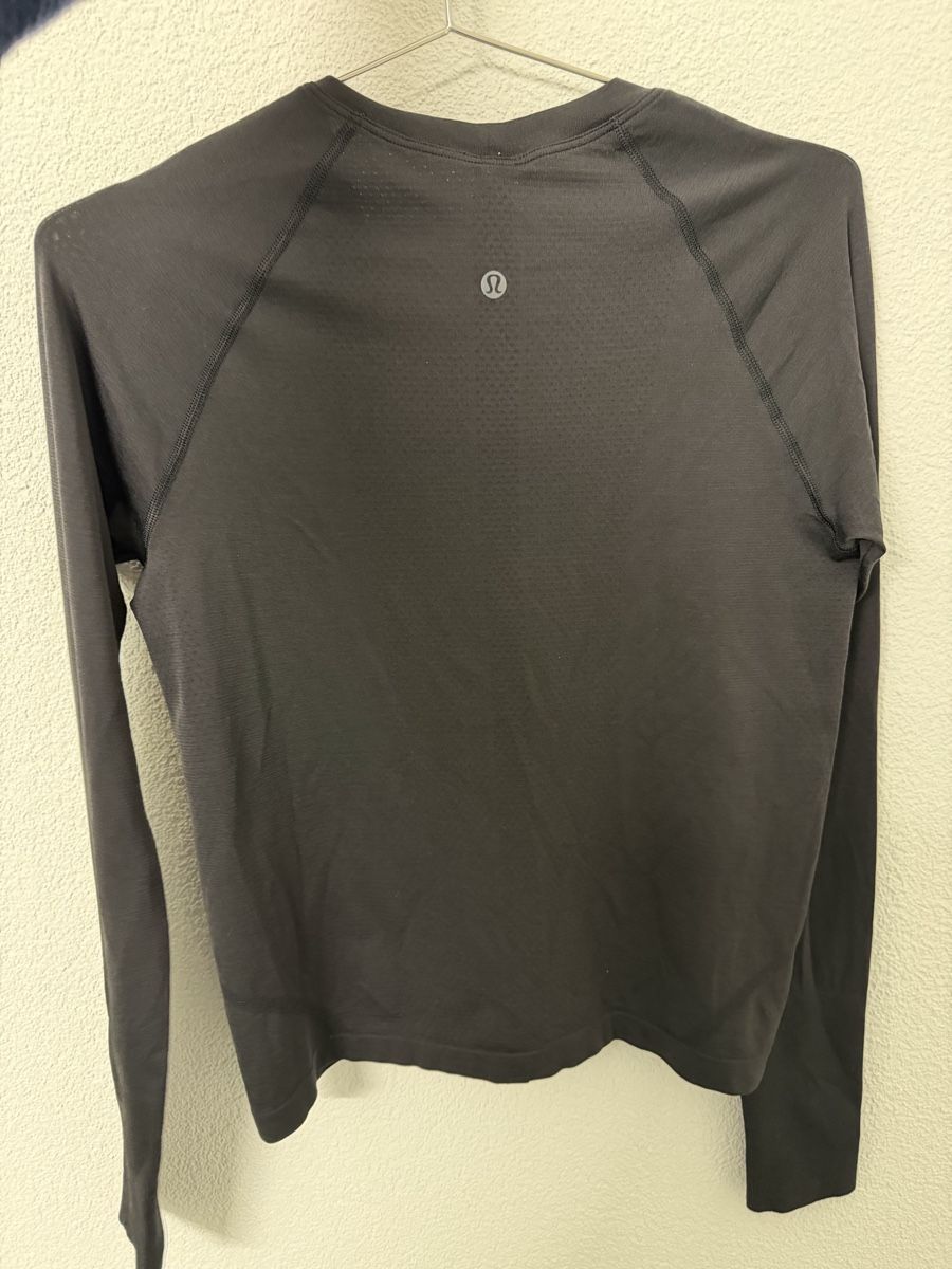 T-shirt: lululemon Swiftly Tech Long Sleeve 2.0 – Nuovo (secondo la descrizione) da Zürich venduto da and_fpn2 1