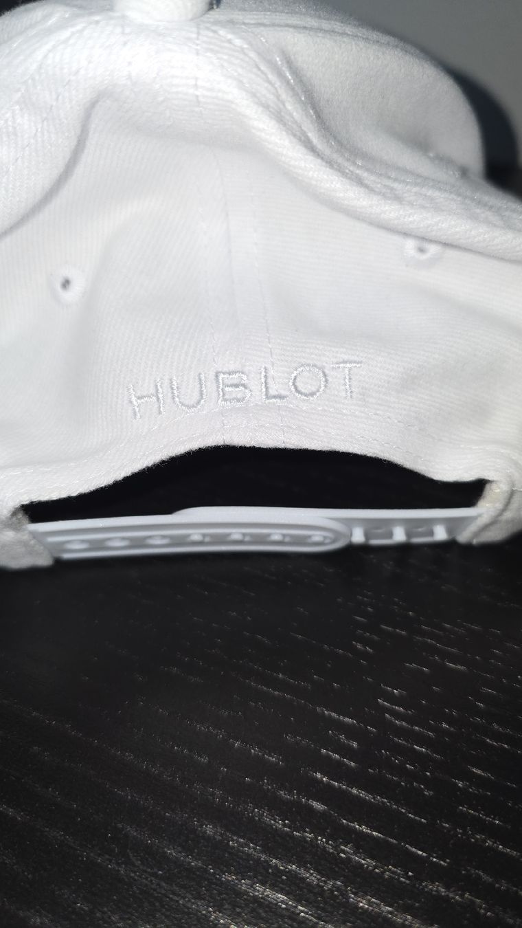 Copricapi, berretti & cappellini: Hublot Cap weiss Grösse verstellbar – Nuovo (secondo la descrizione) da Gampel venduto da Seilerwatches 1