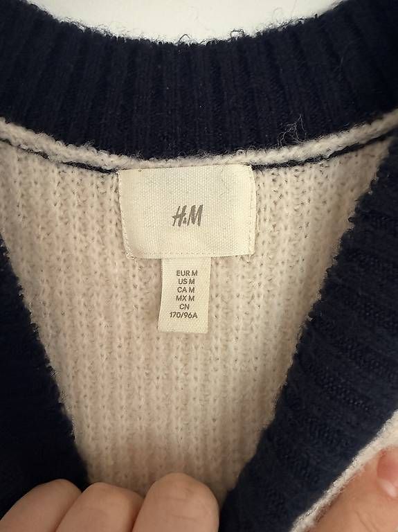 Maglioni & Felpe: Gestreifter H&M Strickpullover, weiss/blau – Usato da Neuenegg venduto da sina.lndr 1