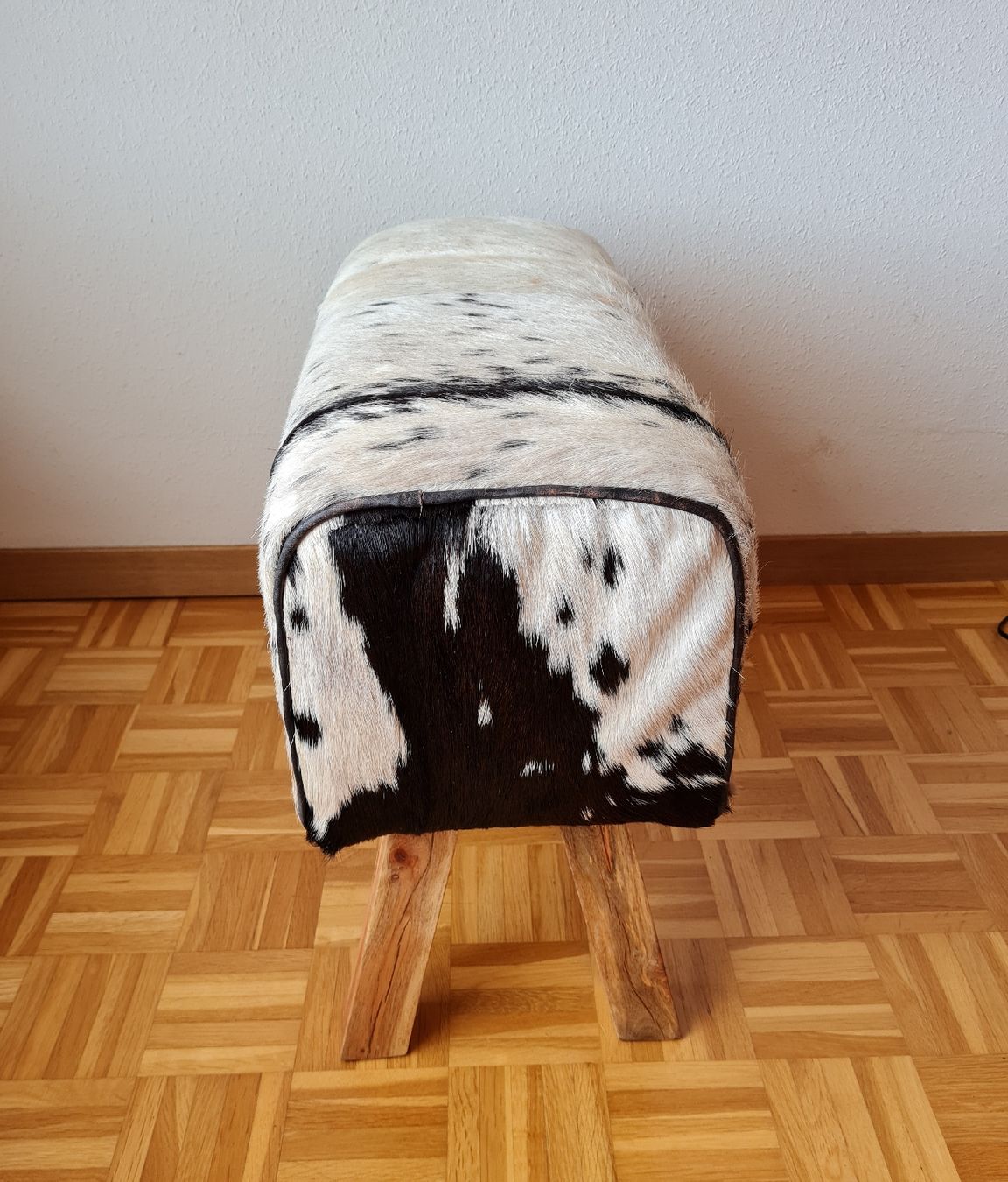 Sgabelli: Hocker - Echtes Ziegenfell – Usato da Maur venduto da Tashi010 1