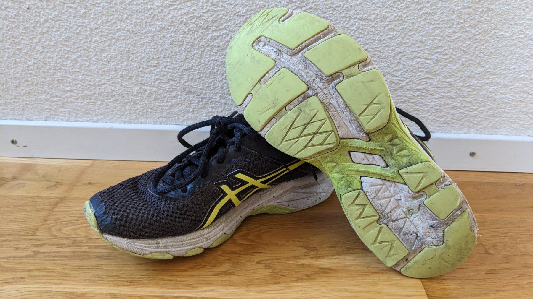 Asics Herrenschuhe: ASICS Sportschuhe Gr.36 – Gebraucht aus Sutz von Rawypp 1