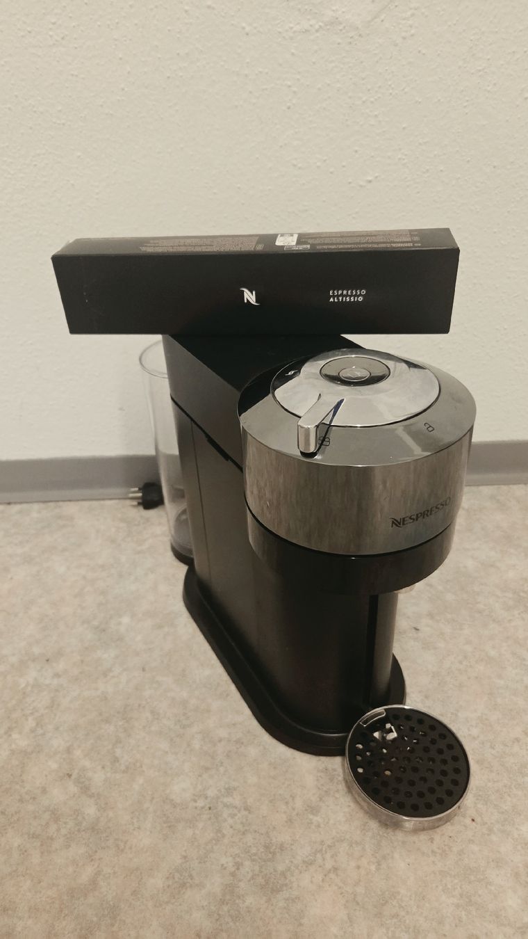 Nespresso Macchine per caffè & Macchine per espresso: Kafe maschine Nespresso  – Nuovo (secondo la descrizione) da Gossau SG venduto da sar_7vt5 1