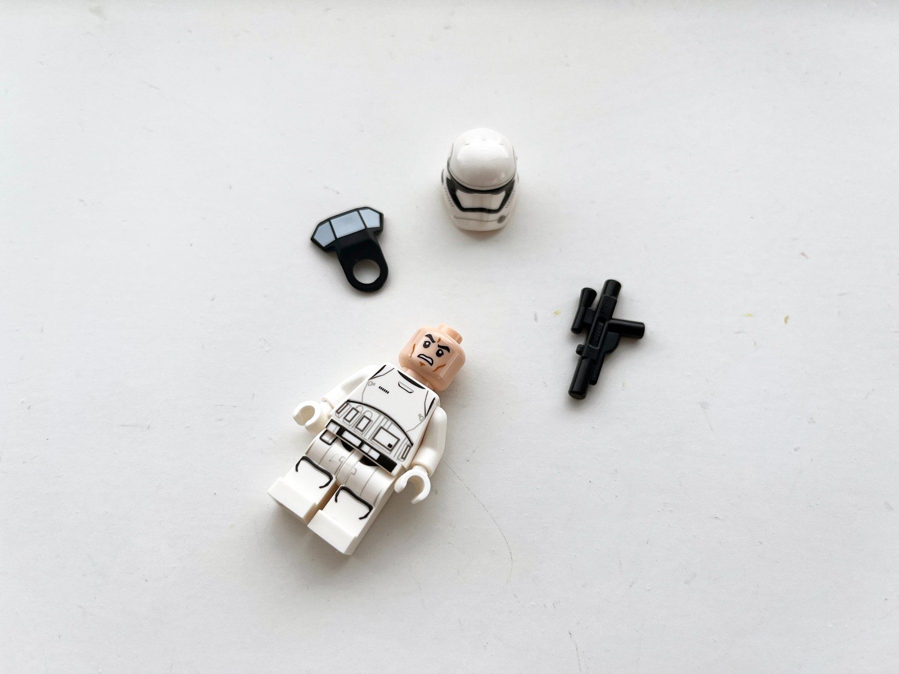 Lego Kit di costruzioni: LEGO Star Wars - SW0667 First Order Stormtrooper + Pauldron – Usato da Lausanne venduto da BeyondStories 2