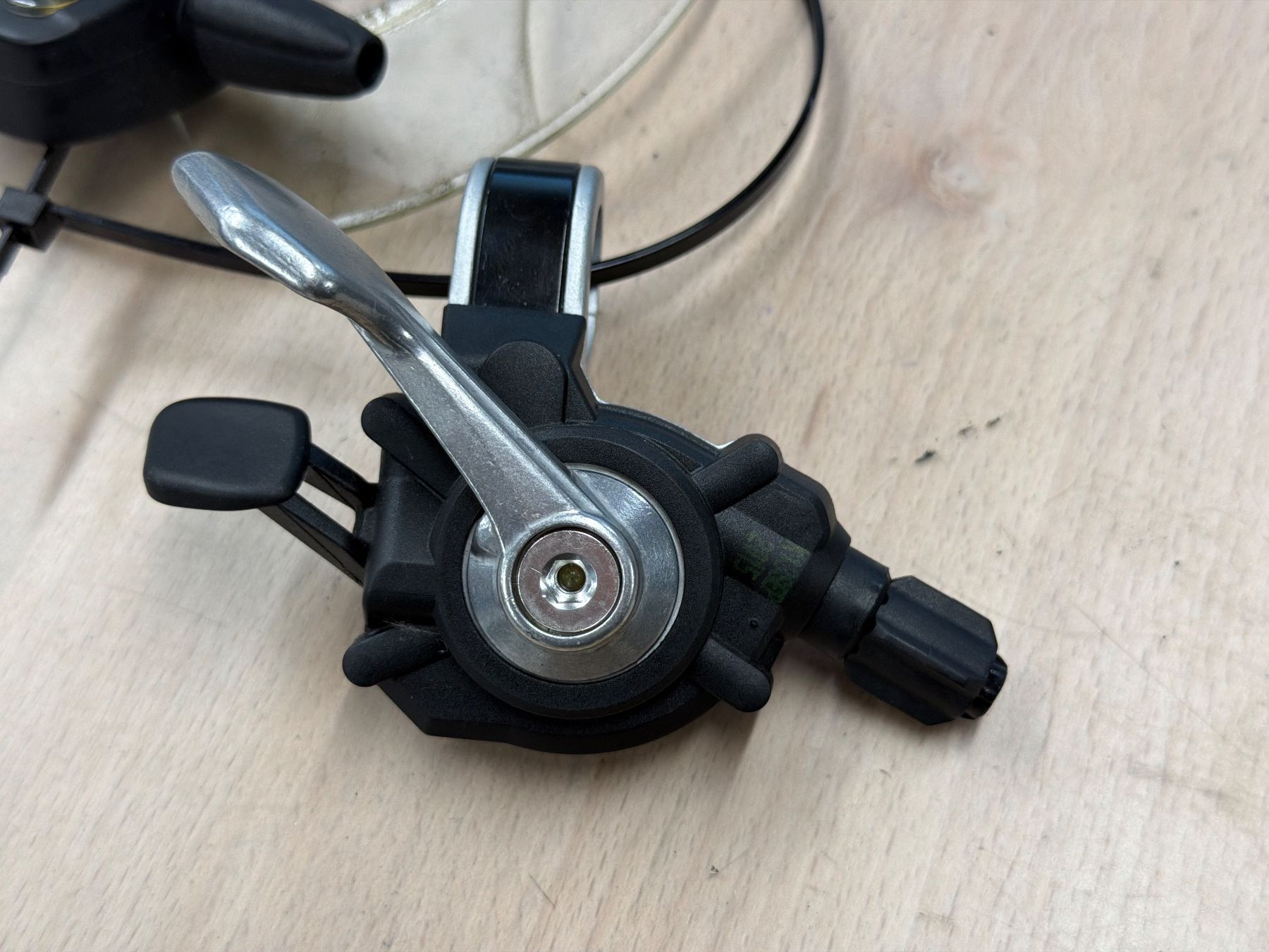 Sram Pezzi di ricambio: SRAM Dualdrive Trigger – Usato da Basel venduto da BICICLETTISTA 2