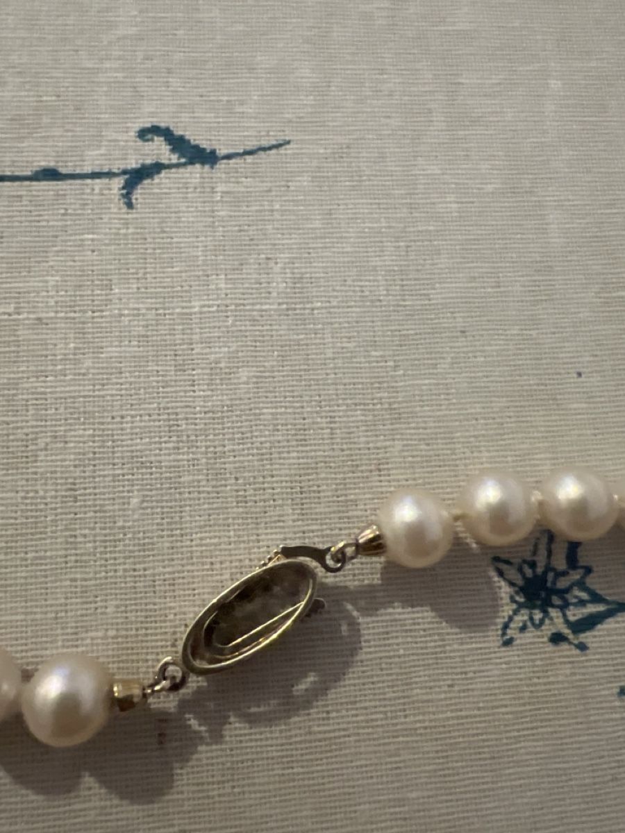 Catenine: Perlenkette kurz guter Zustand – Usato da Olten venduto da AtelierSecondhand23 2