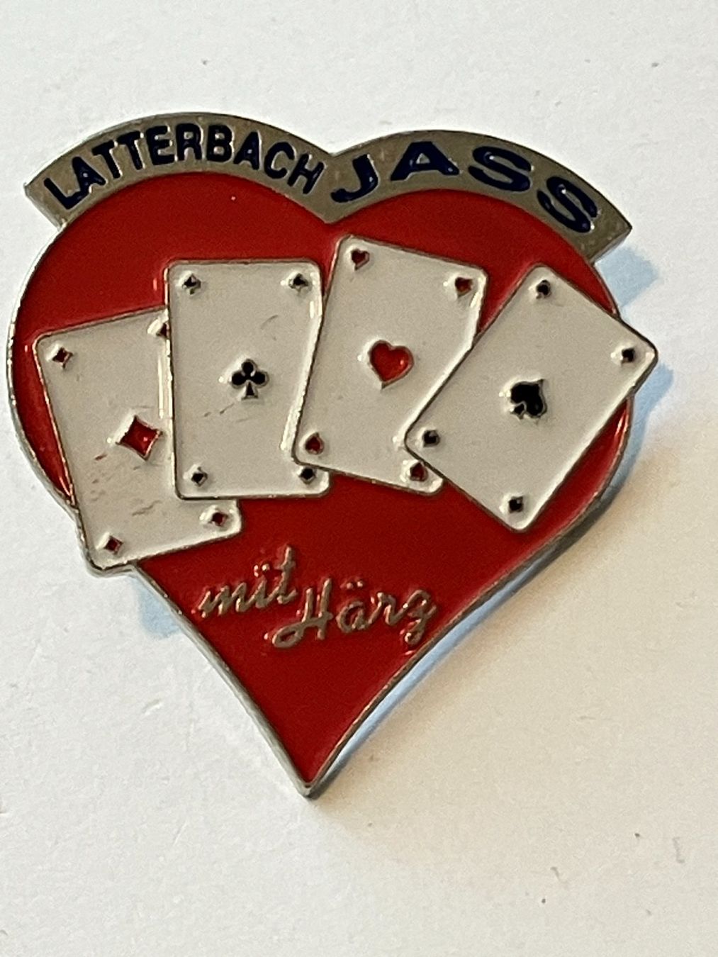 Placchette & Badge: 1 Pin Latterbach Jass "mit Härz" – Usato da Basel venduto da djwwpp