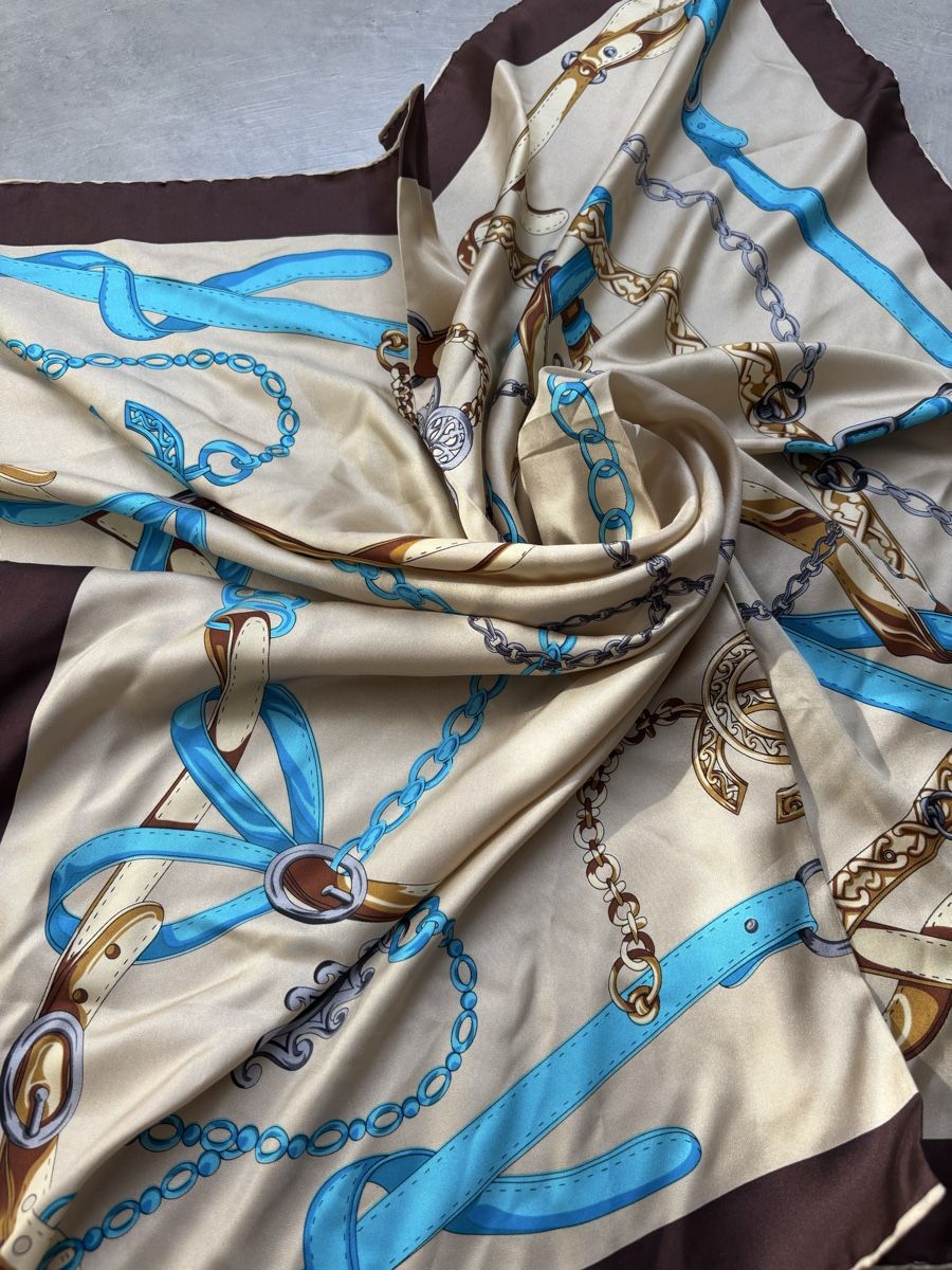 Chanel Foulards, Tücher & Schals: Chanel Seidenfoulard  – Neu (gemäss Beschreibung) aus Steinmaur von aly_mhs6 3