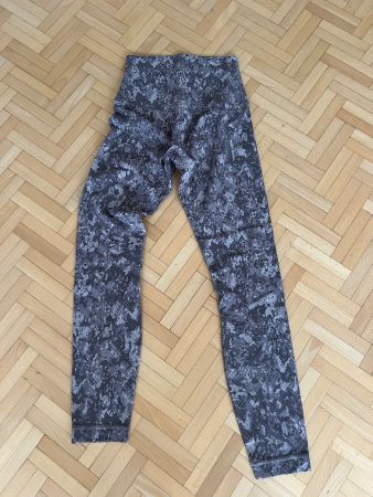 Lululemon yoga pant size S (2)