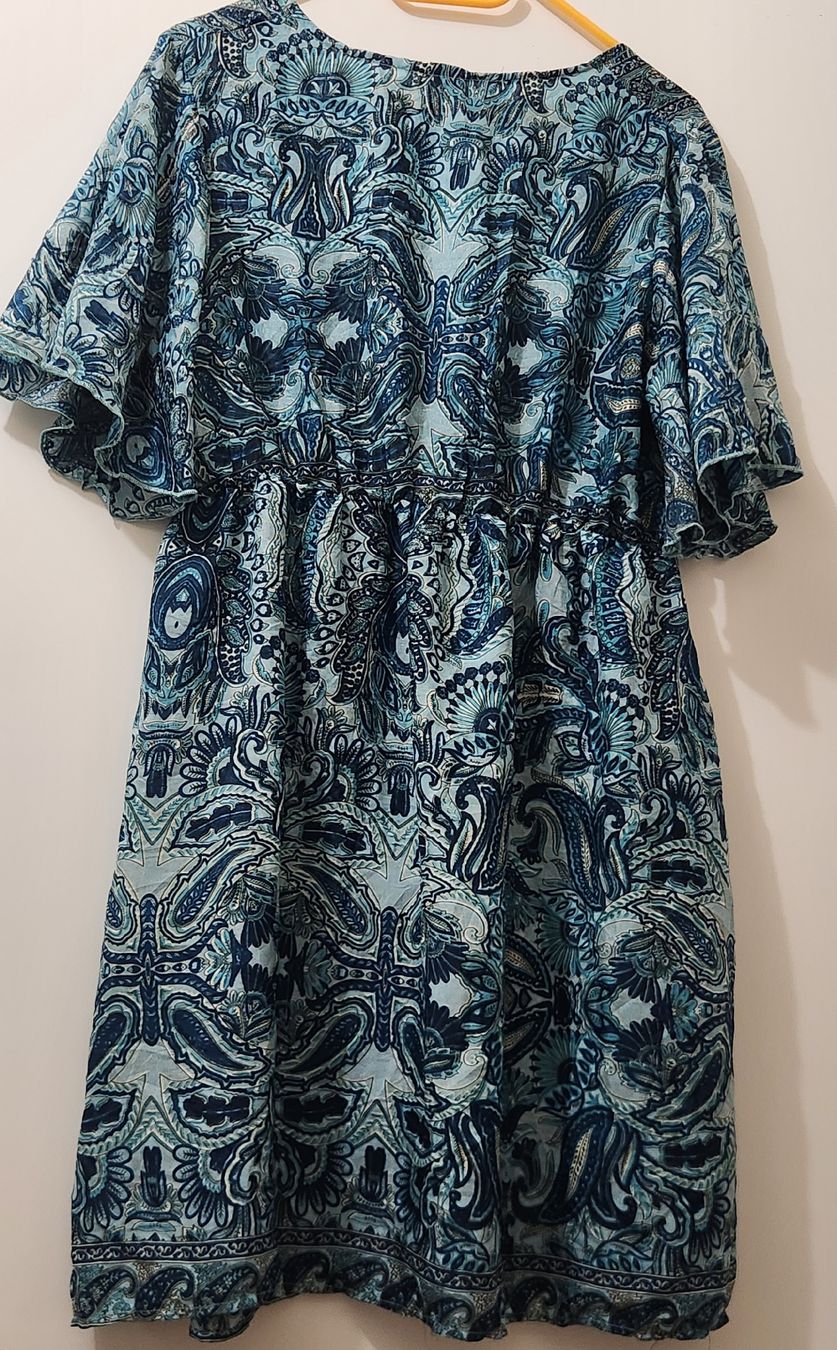 Vestiti: Robe imprimée bleue taille libre 90% soie 10% viscose – Usato da Niedergösgen venduto da Eva2410 1
