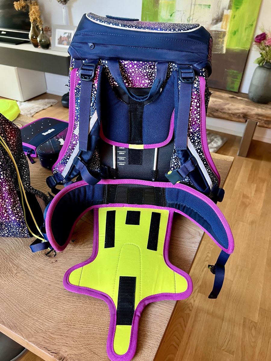 Ergobag Borse & Zaini: Ergobag Cube Schulrucksack Bärlaxy Set mit LED Zippies – Usato da Meggen venduto da leh_z2gf 5
