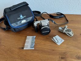 Olympus SP-800 UZ, 14 Megapixel, 30 x wide optical zoom