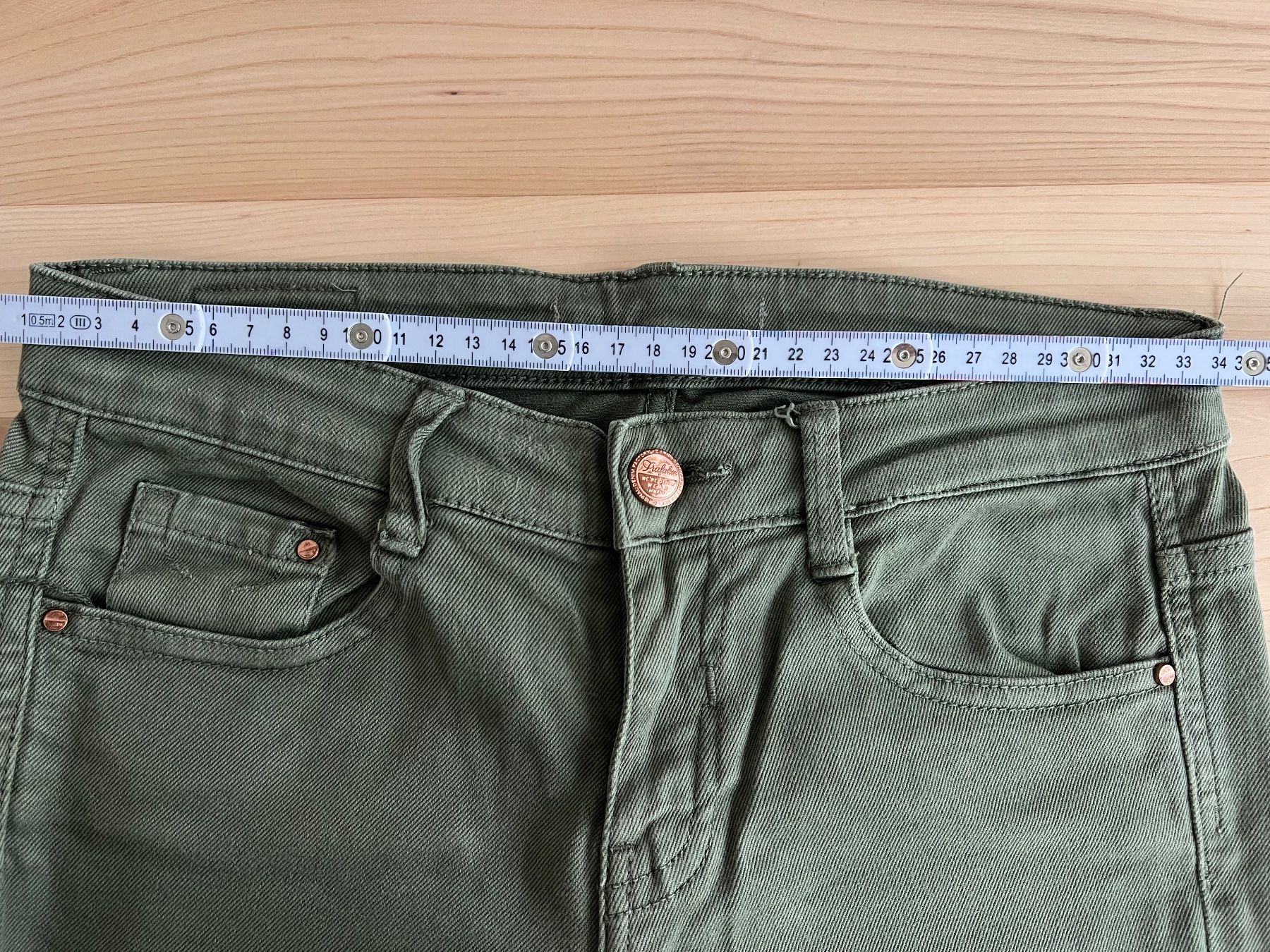 Jeans: Jeans Gr.S olivgrün – Usato da Oberglatt ZH venduto da dauerbrenner 8