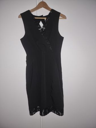 Kleid VILA schwarz Spitze Grösse M in sehr guter Zustand