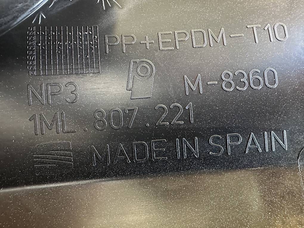 Tutti pezzi di ricambio auto: SEAT leon 1m Cupra Stossstange – Usato da Oetwil am See venduto da CarParts 3