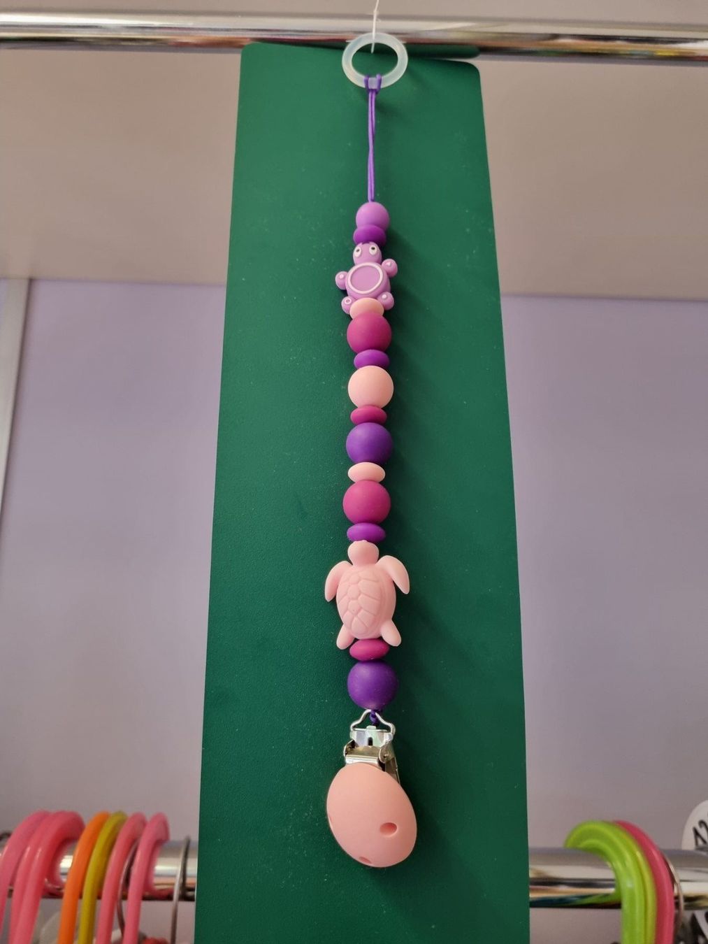 Catenine: Schnullerkette mit Adapter – Usato da Schönenwerd venduto da Chez_Mimi 1