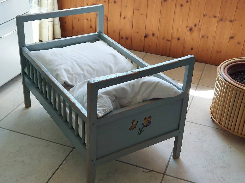 Puppenwagen: Puppenbettli – Gebraucht aus Schöftland von joy27