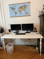 Schreibtisch