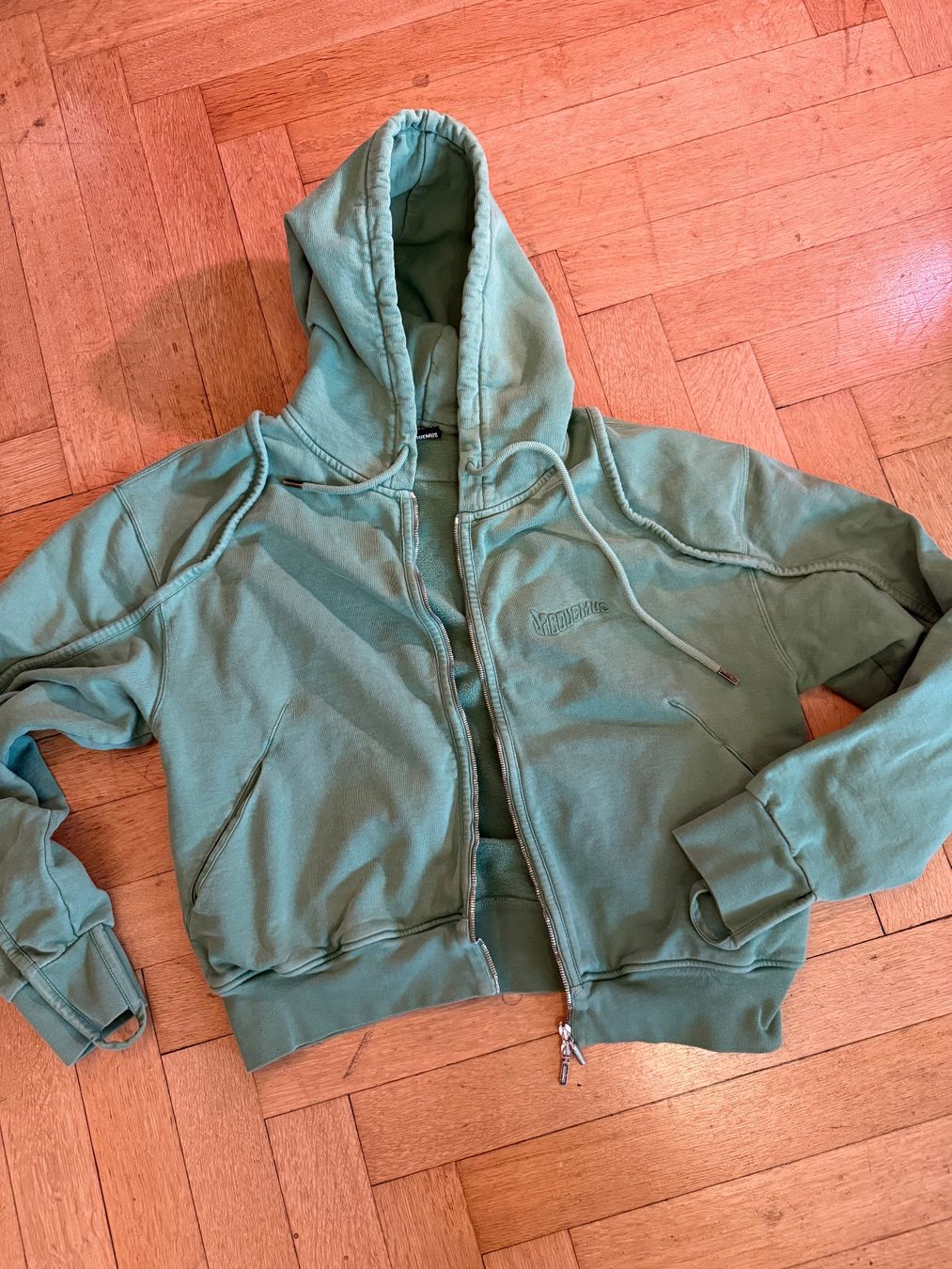 Jacquemus Jacken: Jacquemus Hoodie M/L – Neu und originalverpackt aus Zürich von zoh_26cj