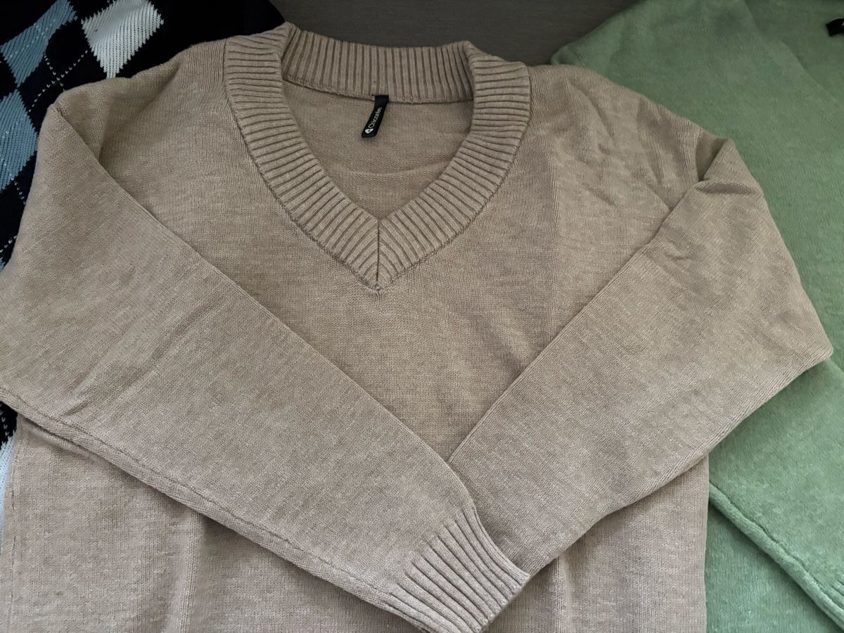 Pullover & Sweatshirts: 3 x V-Ausschnittpullover – Neu (gemäss Beschreibung) aus Allschwil von basilea017 2