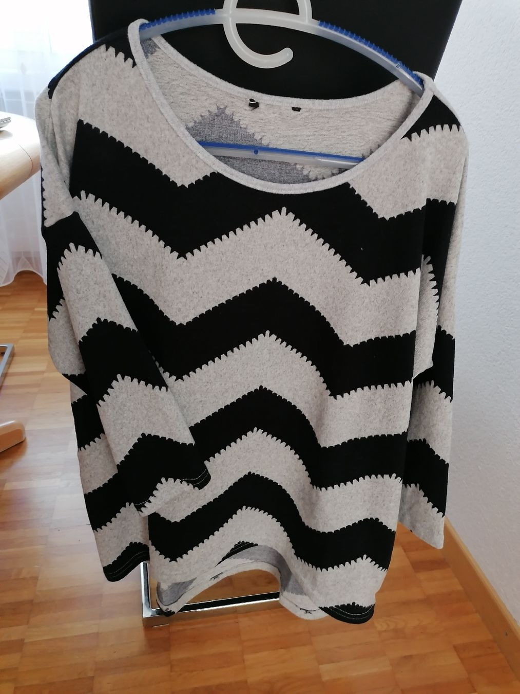 Maglioni & Felpe: Schöner Damen Pullover mit Zickzackmuster, Grösse 34/36 – Usato da Pfäffikon ZH venduto da xxmopsxx 1